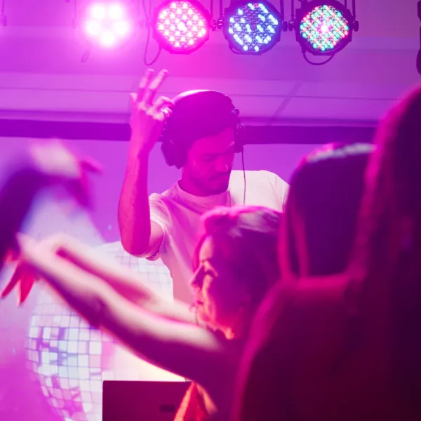 A better way to hire DJs online.