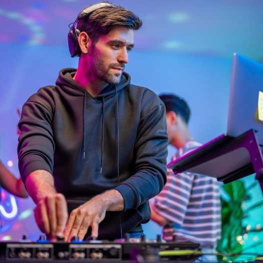 UK DJ Booking Online.